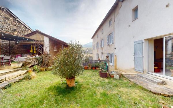 Maison à vendre    5 pièces •  Liergues