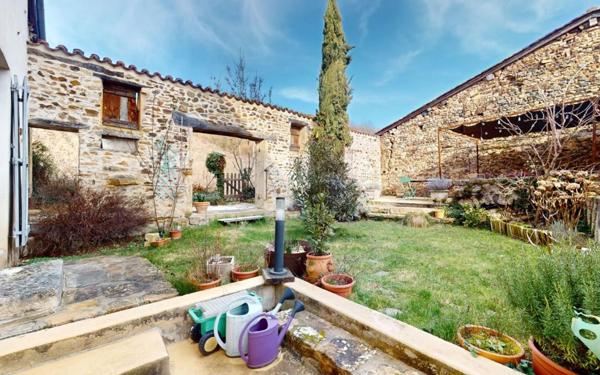 Maison à vendre    5 pièces •  Liergues