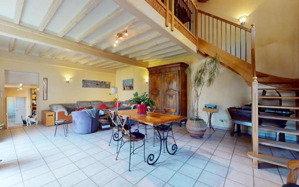 Maison à vendre    5 pièces •  Liergues