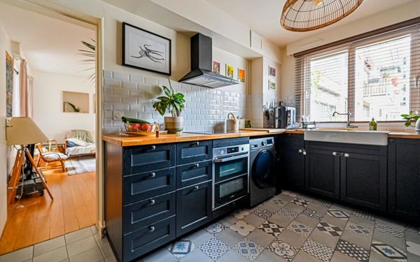 Appartement à vendre    3 pièces • 83,23 m2 Paris 18