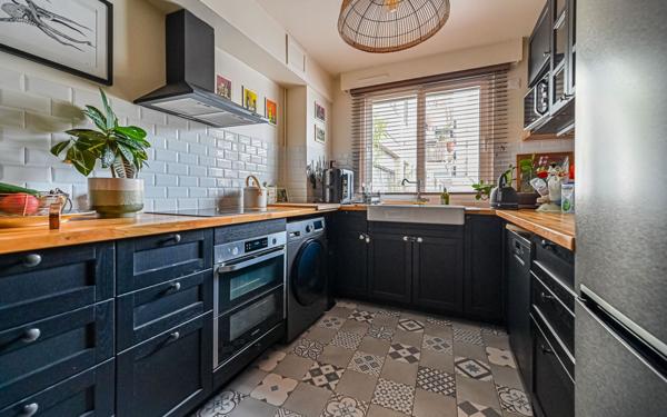 Appartement à vendre    3 pièces • 83,23 m2 Paris 18