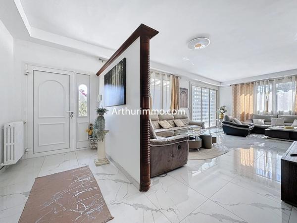 Vente Maison 10 pièces 220 m2 à Villecresnes