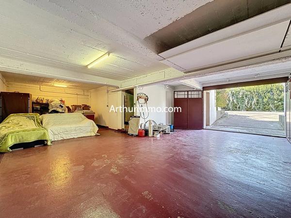 Vente                                                      Maison
                        
                     10 pièces                      220 m2                     à Villecresnes