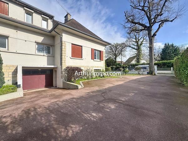 Vente                                                      Maison
                        
                     10 pièces                      220 m2                     à Villecresnes