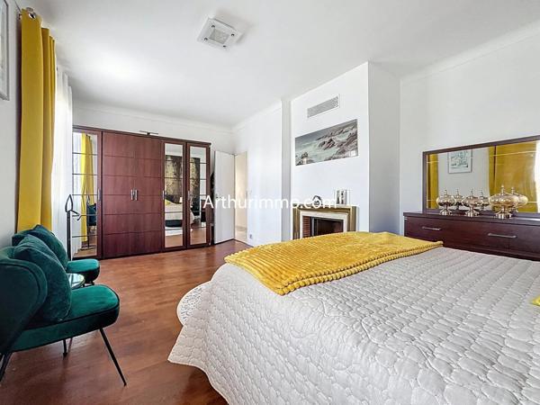 Vente Maison 10 pièces 220 m2 à Villecresnes