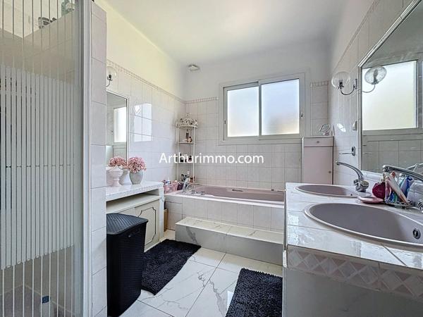 Vente Maison 10 pièces 220 m2 à Villecresnes