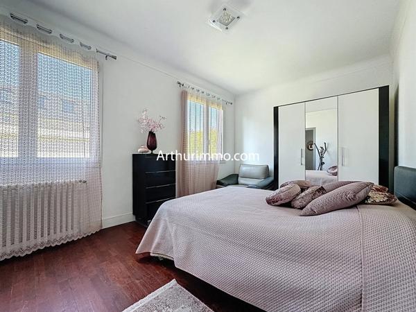 Vente Maison 10 pièces 220 m2 à Villecresnes