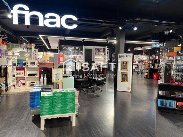 LOCAL COMMERCIAL HYPER-CENTRE