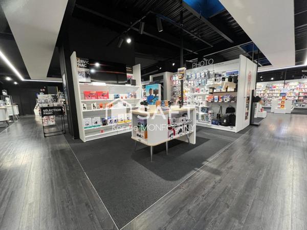 LOCAL COMMERCIAL HYPER-CENTRE