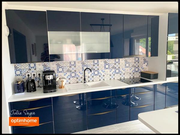 A louer ORNEX , superbe appartement T3 de 82m² meublé avec terrasse et garage