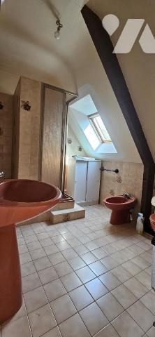 Maison traditionnelle côté campagne, entre bourg et plages