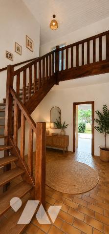 Maison traditionnelle côté campagne, entre bourg et plages