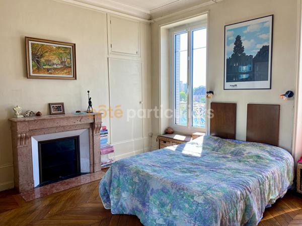 Vente
                Appartement121,86 m² - 5 Pièces -
                    CHALON SUR SAONE (71100)