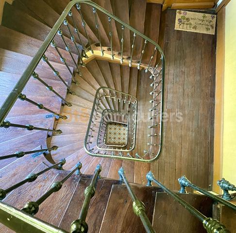 Vente
                Appartement121,86 m² - 5 Pièces -
                    CHALON SUR SAONE (71100)