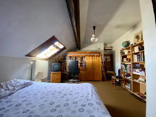 Vente
                Appartement121,86 m² - 5 Pièces -
                    CHALON SUR SAONE (71100)