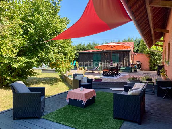 Vente
                Appartement121,86 m² - 5 Pièces -
                    CHALON SUR SAONE (71100)