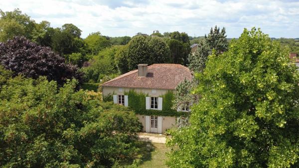 Fontenay-le-Comte, Manoir 6 Chambres -  500 m² à vendre
