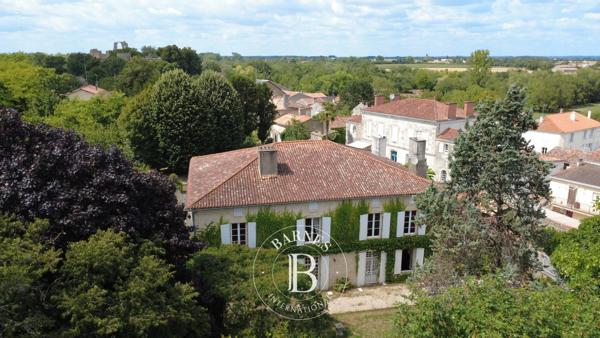 Fontenay-le-Comte, Manoir 6 Chambres -  500 m² à vendre