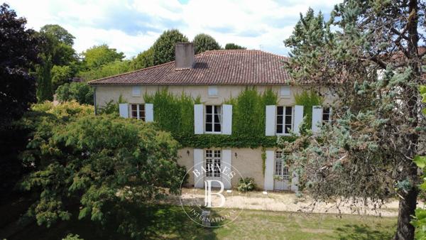 Fontenay-le-Comte, Manoir 6 Chambres -  500 m² à vendre
