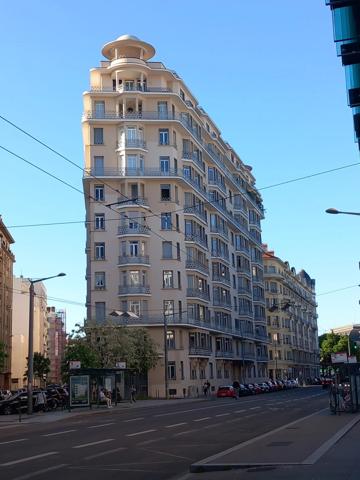 Lyon 6è - BROTTEAUX - Appartement T5 de 158,26 m² - balcon filant et loggia - cave et garage (en sus)