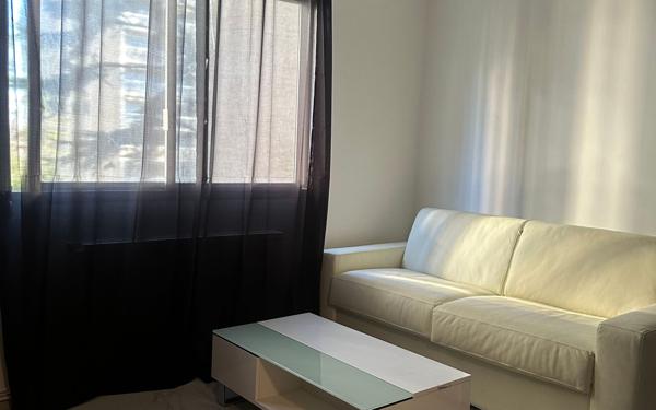 Appartement à vendre    1 pièce • 17,50 m2 Bron