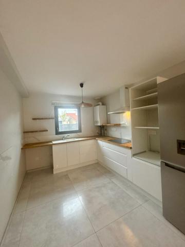 SAINT-CHAMOND  VILLA RÉCENTE DE 2024  110 m²  4 CHAMBRES GARAGE  3 PARKINGS