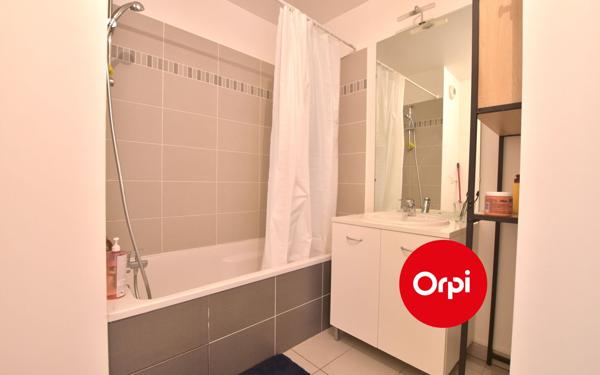 Appartement à louer    3 pièces •  Saint-Priest