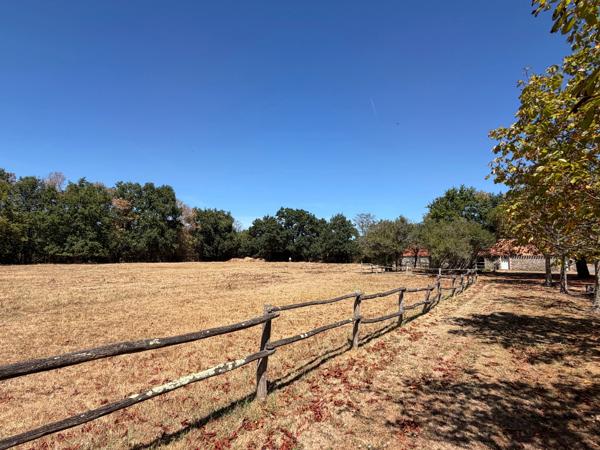 SOULLANS 85300 - DOMAINE PRIVE DE 3,2 HECTARES CLOS - PROPRIETE D'EXCEPTION AVEC GRANGES ET PRESQU'ILE