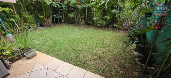 A vendre magnifique appartement F2 avec jardinet privatif dans résidence avec piscine le Tampon 400