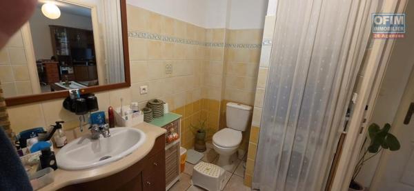 A vendre magnifique appartement F2 avec jardinet privatif dans résidence avec piscine le Tampon 400