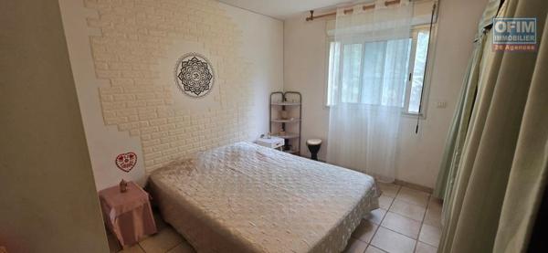 A vendre magnifique appartement F2 avec jardinet privatif dans résidence avec piscine le Tampon 400