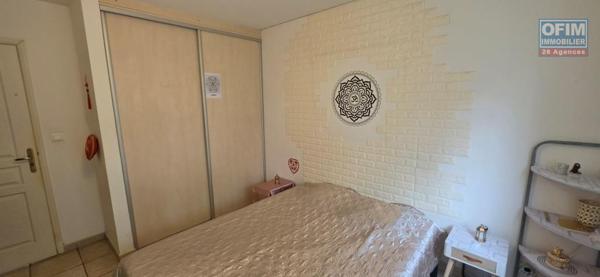 A vendre magnifique appartement F2 avec jardinet privatif dans résidence avec piscine le Tampon 400