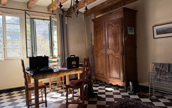 Maison à vendre    3 pièces •  Sainte-Enimie