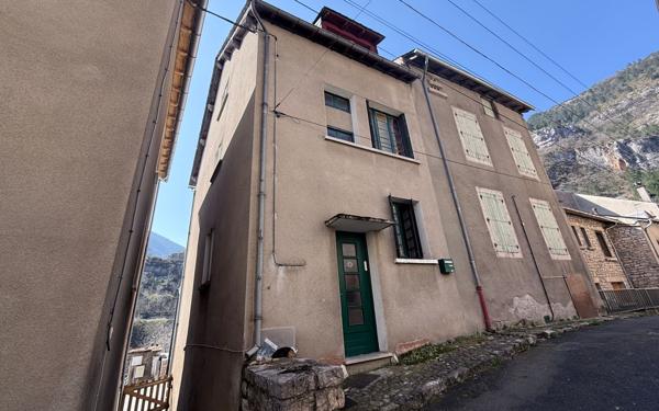 Maison à vendre    3 pièces •  Sainte-Enimie