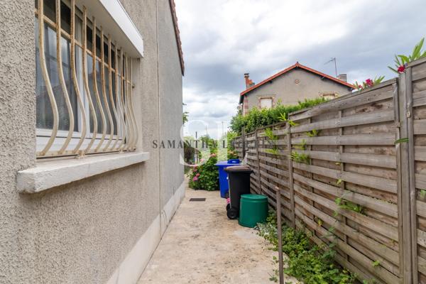 Maison
         3 pièces
        - 72 m² Exclusivité 335 000 € *