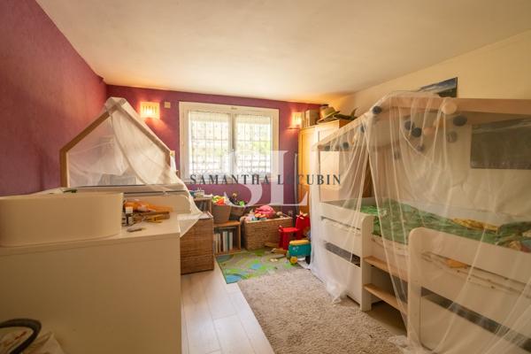 Maison
         3 pièces
        - 72 m² Exclusivité 335 000 € *