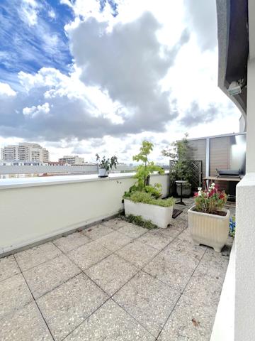 Appartement
         1 pièce
        - 28 m² Exclusivité 235 000 € *