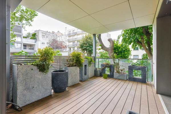 Appartement
         4 pièces
        - 132 m² Bien prestige 1 975 000 € *