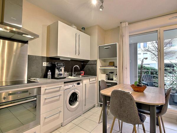 T3 d'environ 65m² en rez-de-chaussée avec terrasse et parking - Résidence sécurisée