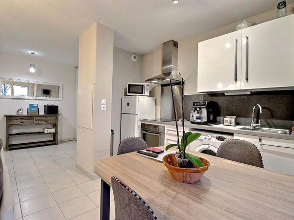 T3 d'environ 65m² en rez-de-chaussée avec terrasse et parking - Résidence sécurisée