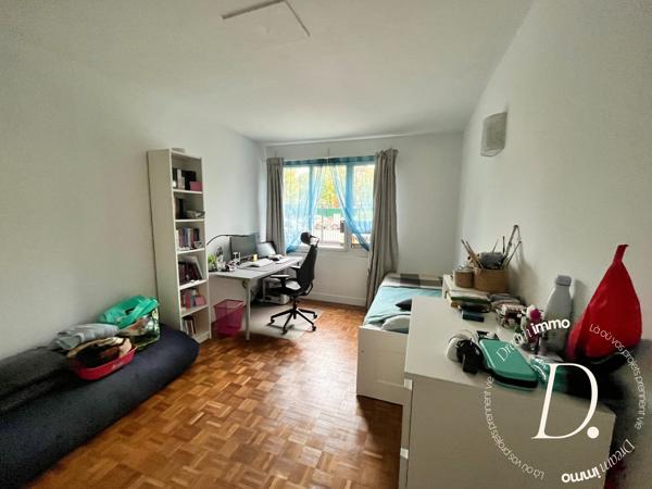 Appartement familial , proche écoles internationales et parc