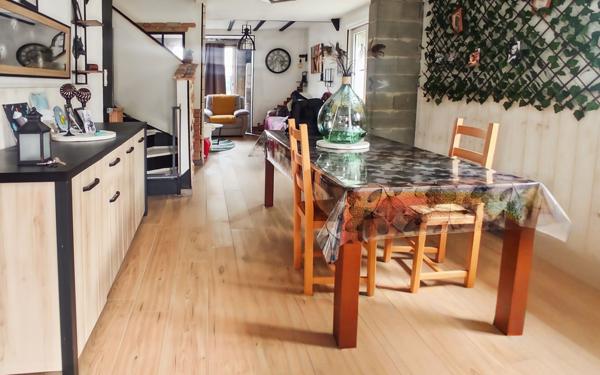 Maison à vendre    6 pièces •  Neuvic