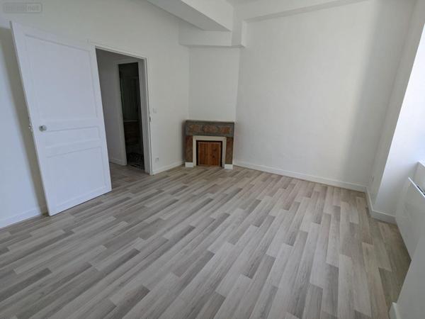 Appartement à louer à Nogent-le-Rotrou dans l'Eure-et-Loir (28400), ref : 7 AV   
Centre ville