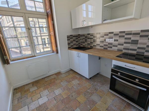 Appartement à louer à Nogent-le-Rotrou dans l'Eure-et-Loir (28400), ref : 7 AV   
Centre ville