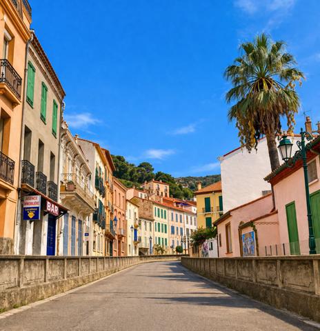 STUDIO 34 M² BORD DE MER A RENOVER à Cerbère (66290)