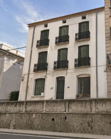 STUDIO 34 M² BORD DE MER A RENOVER à Cerbère (66290)