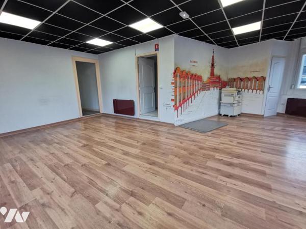 Arras, Bel Immeuble  de Rapport mixte (commerces et habitations) Emplacement de 1er ordre