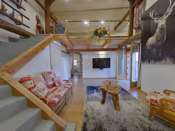 04340 LE LAUZET UBAYE MAISON TYPE 5 - JARDIN - PARKING - CAVE VOÛTEE