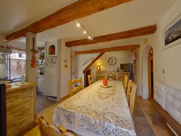 04340 LE LAUZET UBAYE MAISON TYPE 5 - JARDIN - PARKING - CAVE VOÛTEE