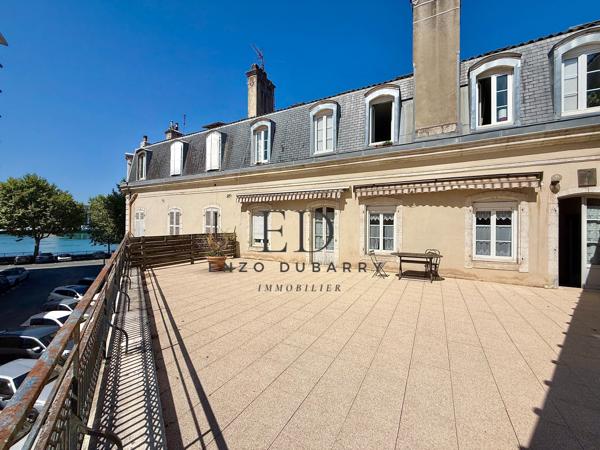 Appartement
         6 pièces
        - 233 m² Bien prestige 648 000 € *